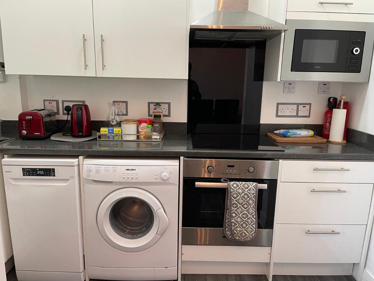 Premier 2 Bed Flat C Apartment Broxburn Exterior photo
